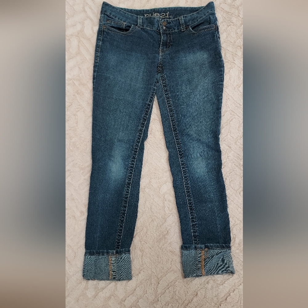 Mid-Rise Skinny Cuffed Jeans